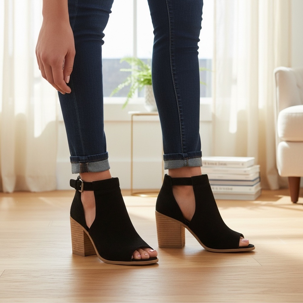 Sole Society Ferris Black Peep Toe Suede Booties Block Heel Size 8